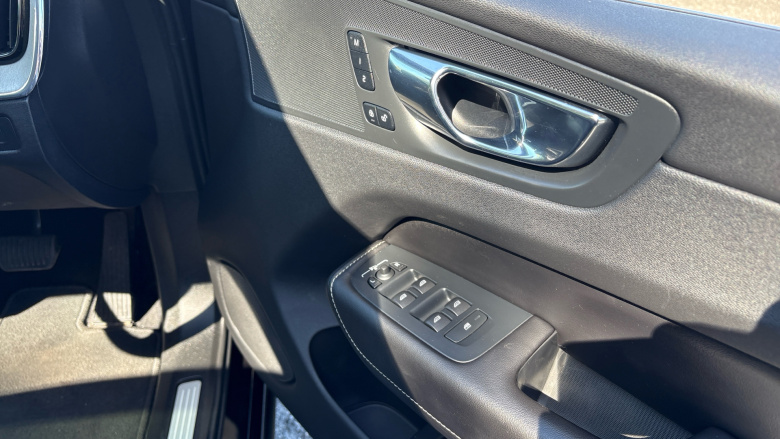 Volvo Xc60 2.0 T8 390 Hybrid Inscription Pro 5dr AWD G tronic Estate
